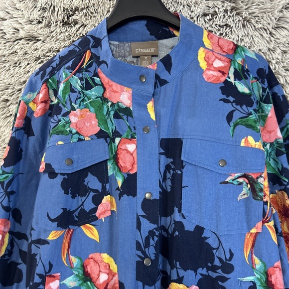 Chico's Women Sz 3 US XL Linen Blend Blue Pink Floral Light Jacket Resort Snap - Picture 2 of 9